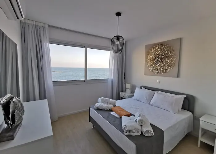 Cosea Living: Seaside Two Bedroom Flat In Harbour 106