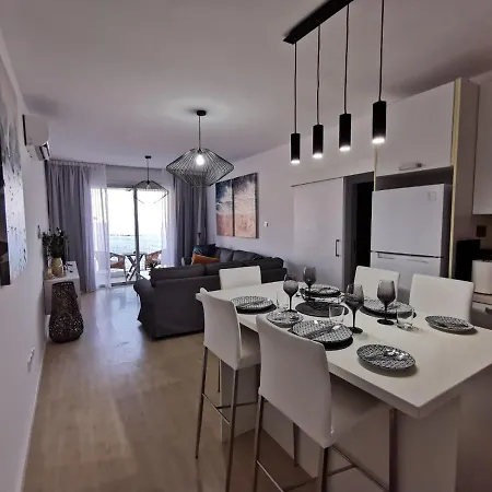 Apartmán Cosea Living: Seaside Two Bedroom Flat In Harbour 106 Paphos