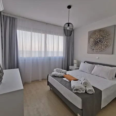 Cosea Living: Seaside Two Bedroom Flat In Harbour 106 *