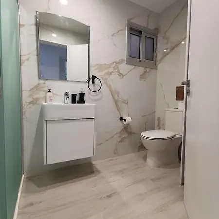 Cosea Living: Seaside Two Bedroom Flat In Harbour 106 * Paphos