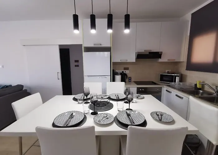 Cosea Living: Seaside Two Bedroom Flat In Harbour 106 *