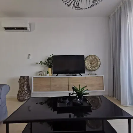 Cosea Living: Seaside Two Bedroom Flat In Harbour 106